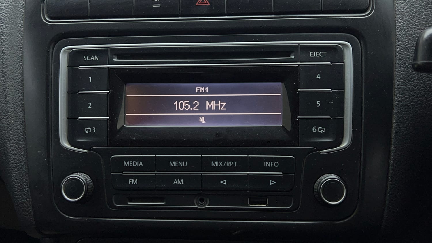 2014 Volkswagen Polo Comfortline 1.2L (P)-42