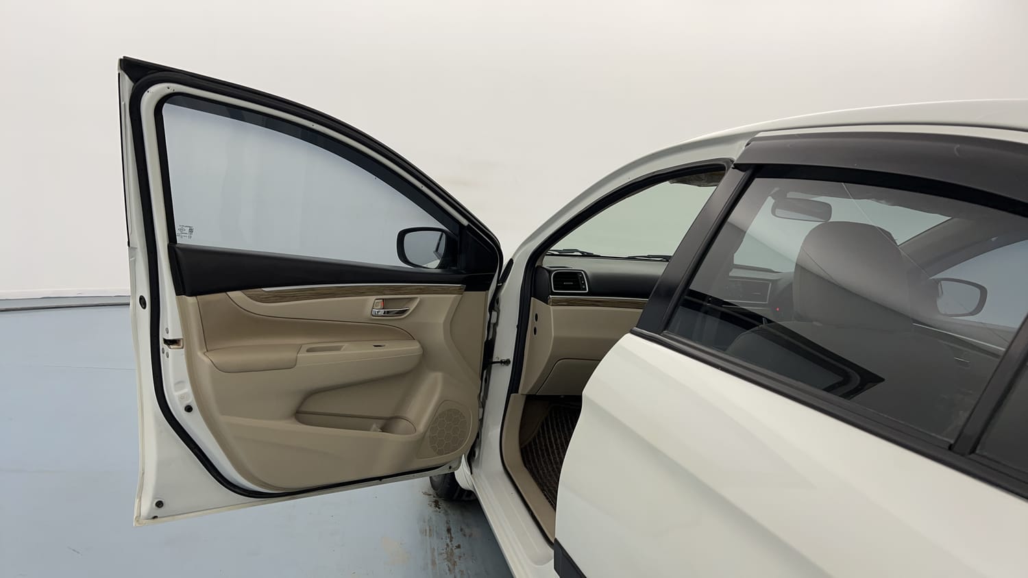 Used 2022 Maruti Suzuki Ciaz Zeta 1.5 Petrol Manual interior LEFT FRONT DOOR OPEN VIEW