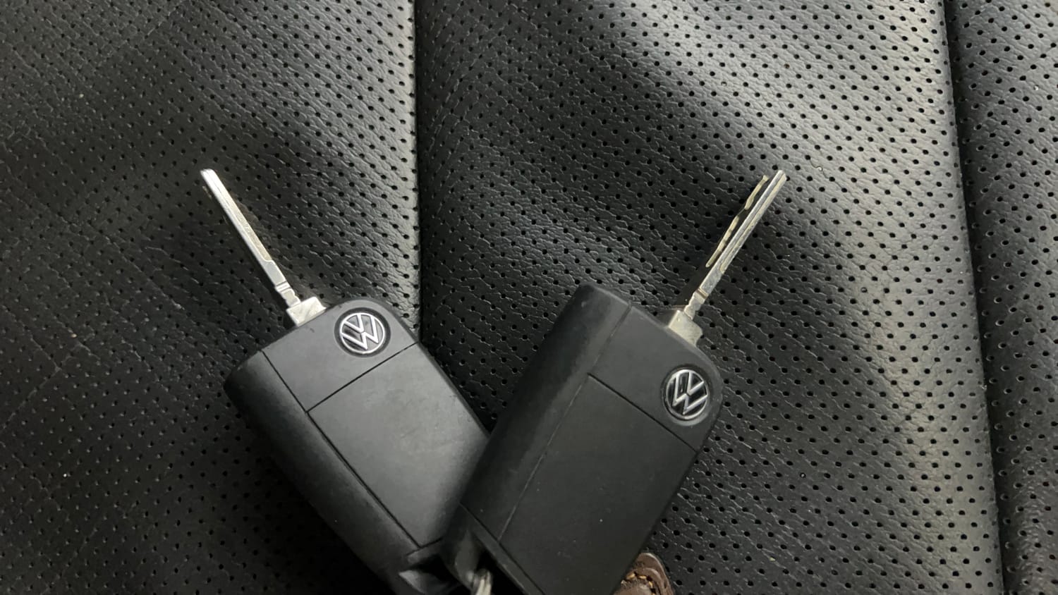 Used 2022 Volkswagen Taigun Topline 1.0 TSI AT Petrol Automatic extra CAR KEY VIEW