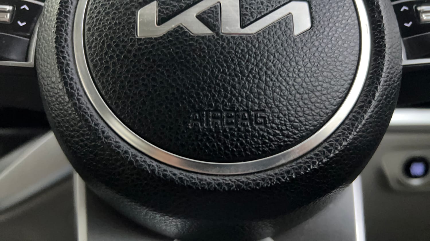 Used 2023 Kia Carens Prestige Plus 1.4 Petrol MT 7 STR Petrol Manual top_features Airbags