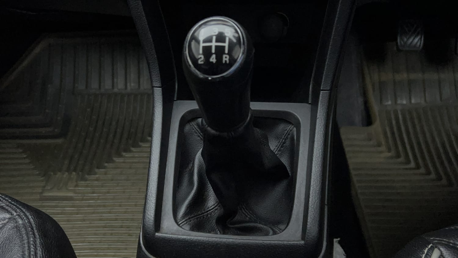 Used 2020 maruti-suzuki Vitara Brezza ZXi Plus Petrol Manual interior GEAR  KNOB VIEW