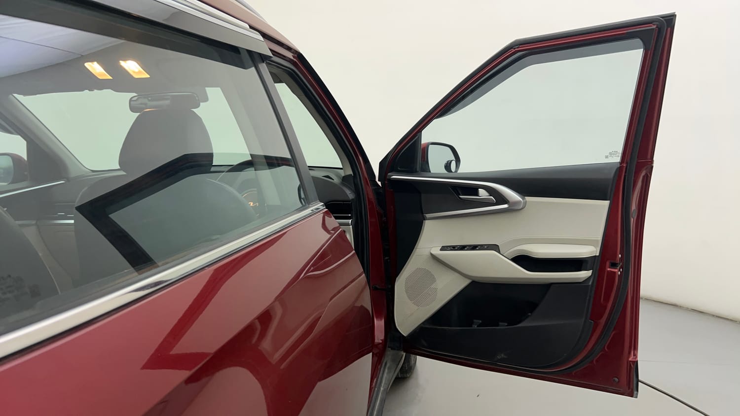 Used 2023 Kia Carens Prestige Plus 1.4 Petrol MT 7 STR Petrol Manual interior RIGHT FRONT DOOR OPEN VIEW