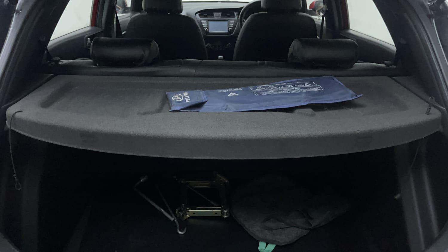 Used 2017 Hyundai Elite i20 Asta 1.2 Dual Tone Petrol Manual interior DICKY INSIDE VIEW