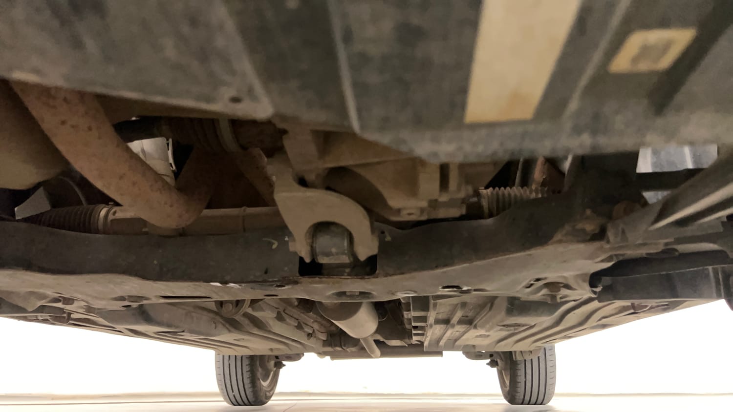 Used 2022 Maruti Suzuki Vitara Brezza [2020-2022] ZXI Plus Dual Tone Petrol Manual extra FRONT LEFT UNDERBODY VIEW