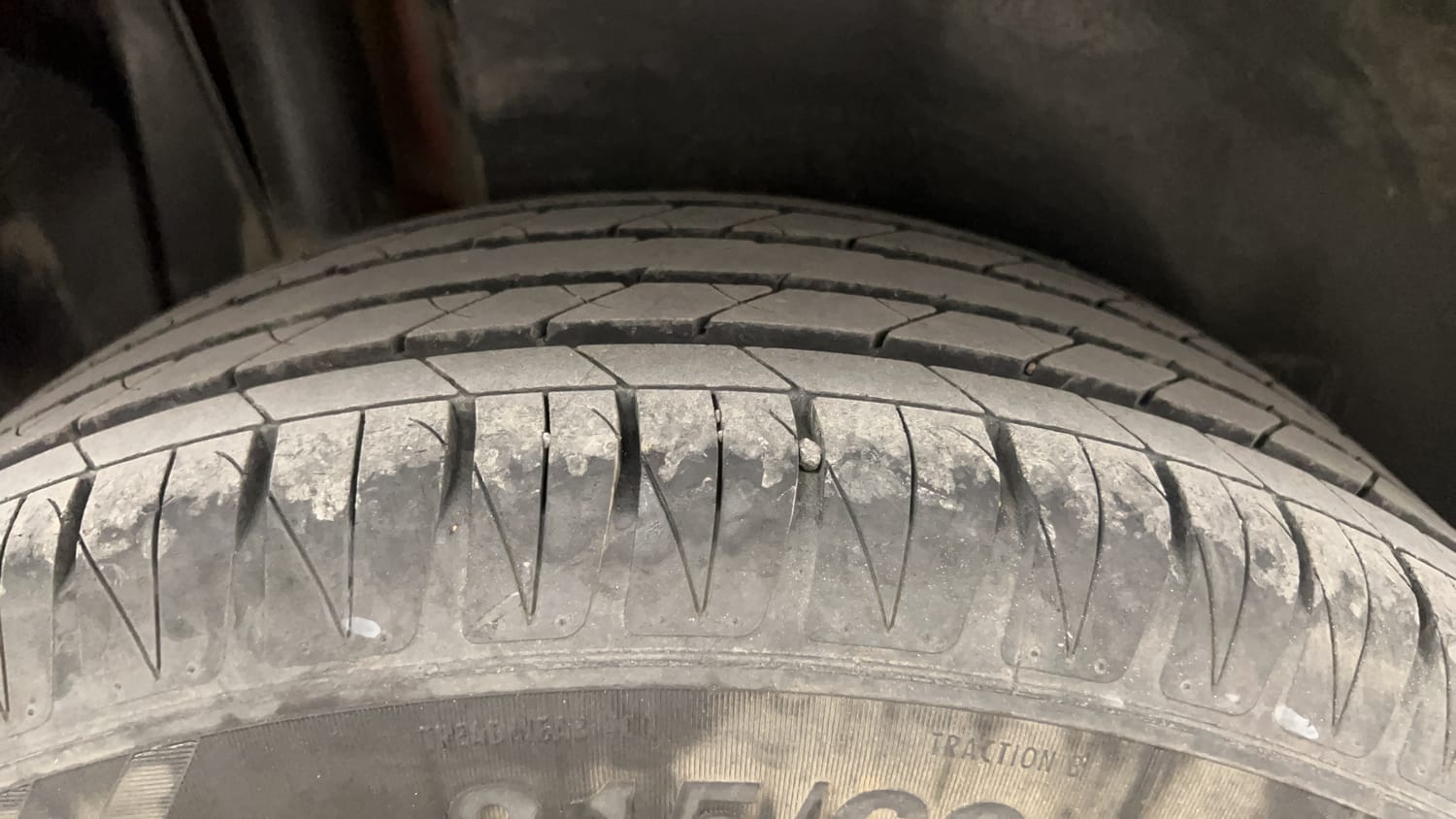 Used 2022 Maruti Suzuki Vitara Brezza [2020-2022] ZXI Plus Dual Tone Petrol Manual tyres RIGHT REAR TYRE TREAD VIEW