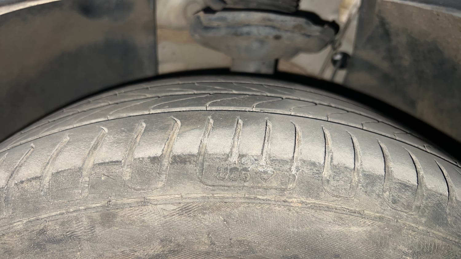 Used 2022 Volkswagen Taigun Topline 1.0 TSI AT Petrol Automatic tyres LEFT FRONT TYRE TREAD VIEW