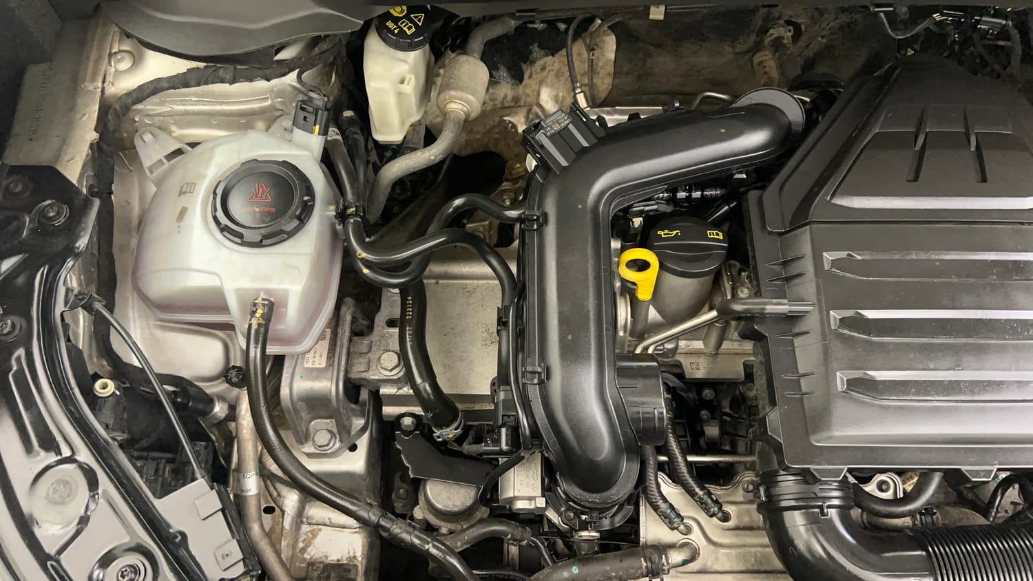 Used 2022 Volkswagen Taigun Topline 1.0 TSI AT Petrol Automatic engine ENGINE RIGHT SIDE VIEW