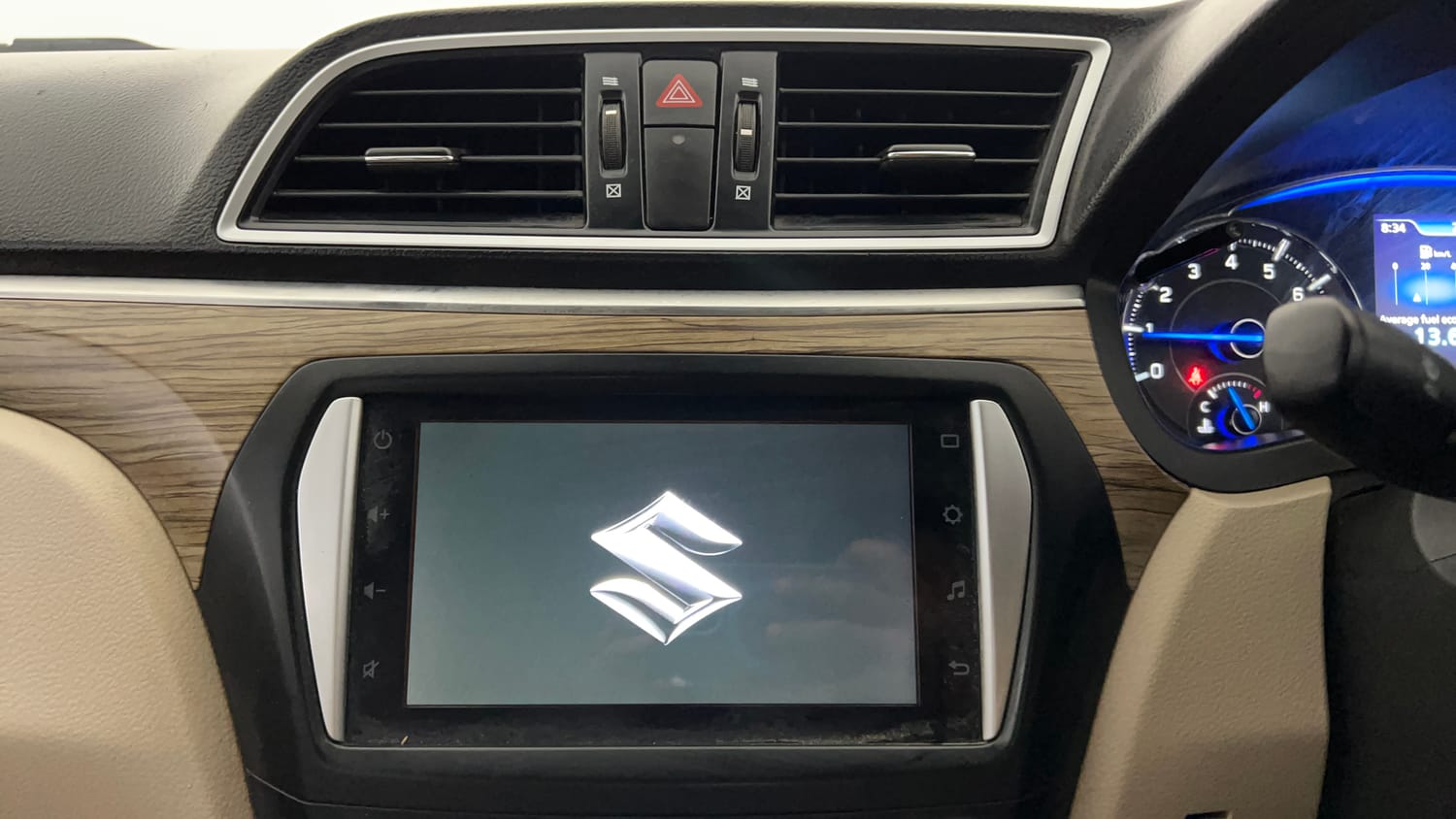 Used 2022 Maruti Suzuki Ciaz Zeta 1.5 Petrol Manual top_features Integrated (in-dash) music system