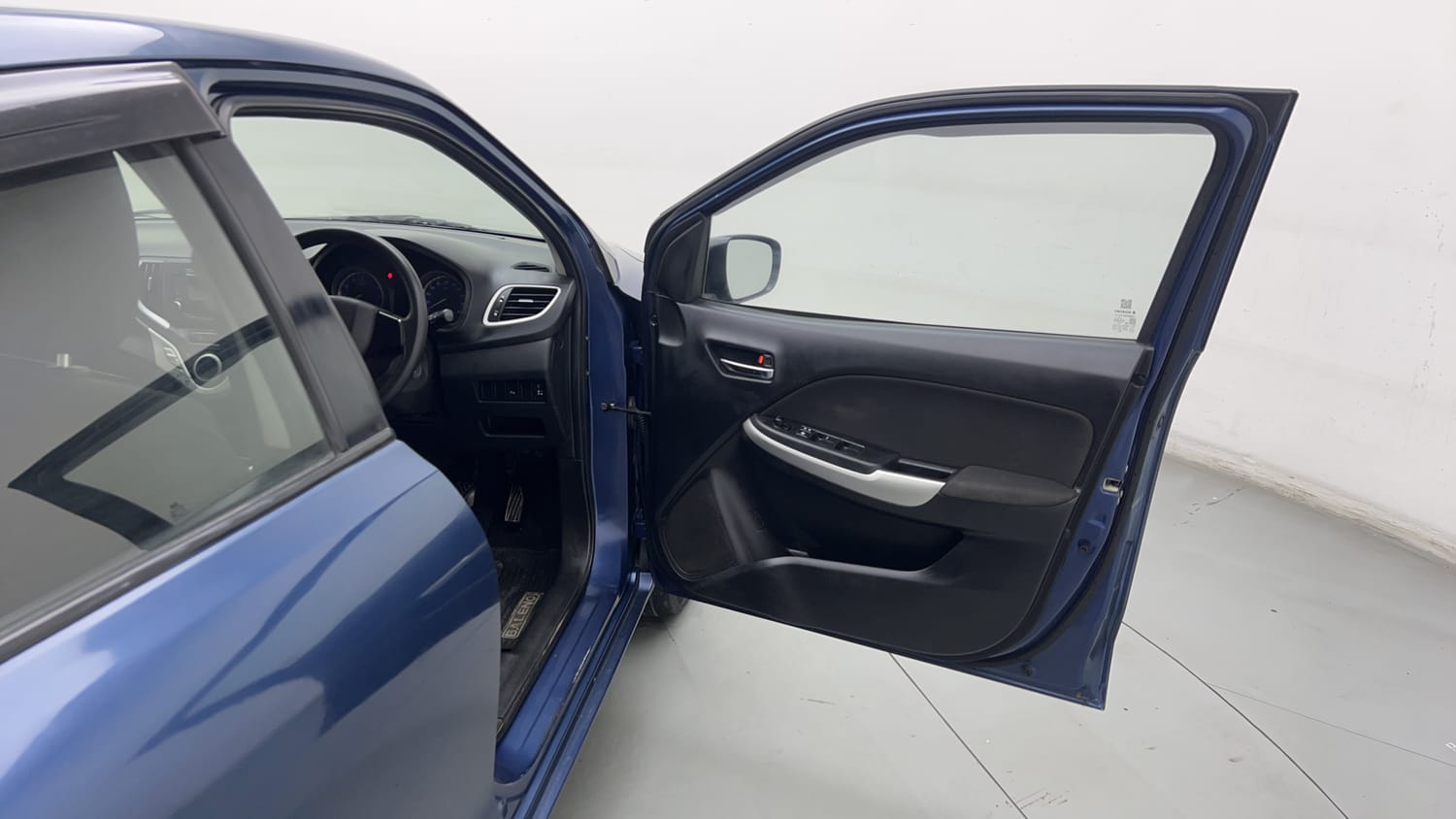 Used 2017 Maruti Suzuki Baleno Delta 1.2 Petrol Manual interior RIGHT FRONT DOOR OPEN VIEW