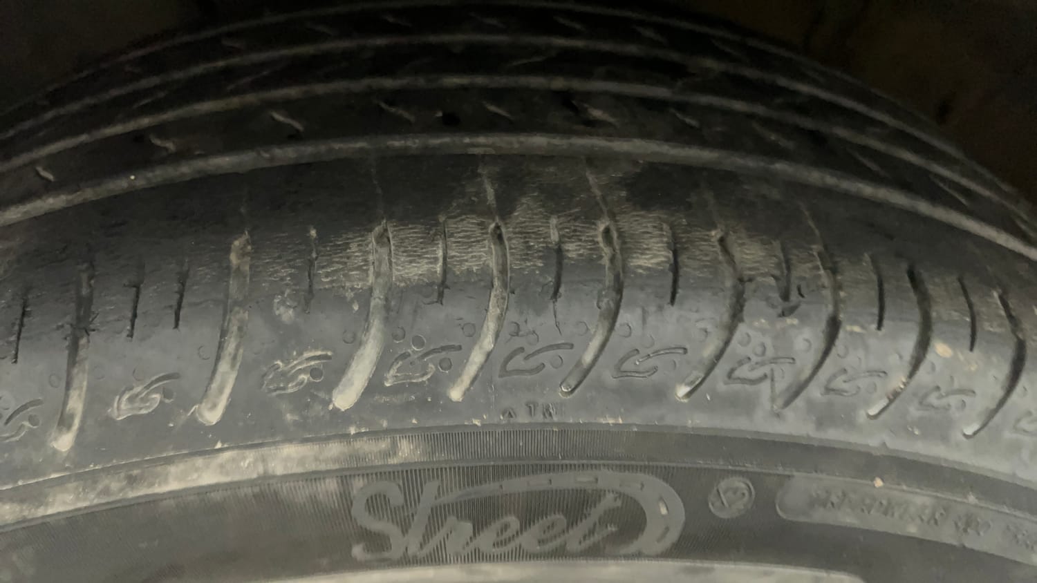 Used 2023 Kia Carens Prestige Plus 1.4 Petrol MT 7 STR Petrol Manual tyres LEFT FRONT TYRE TREAD VIEW