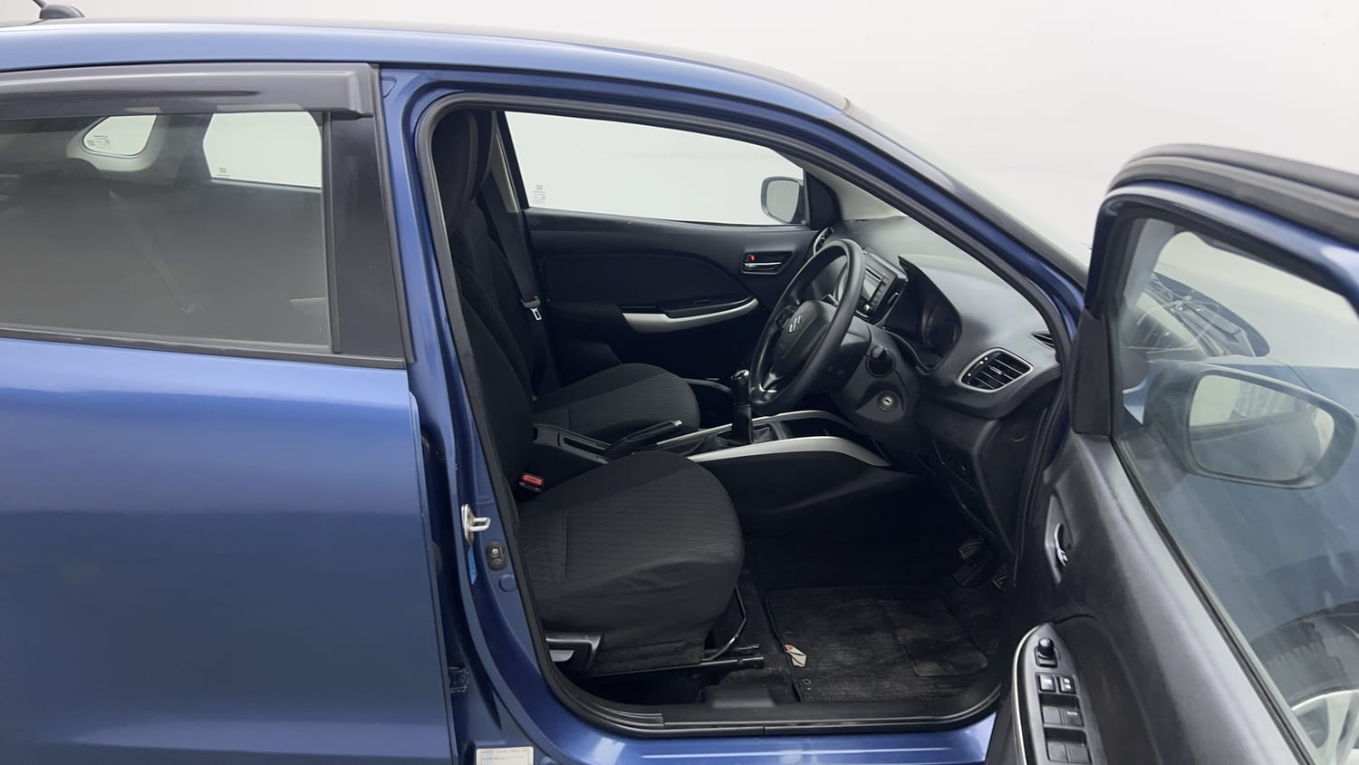 Used 2017 Maruti Suzuki Baleno Delta 1.2 Petrol Manual interior RIGHT SIDE FRONT DOOR CABIN VIEW