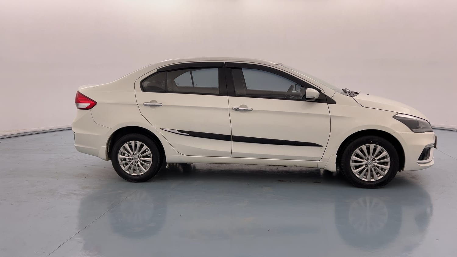 Used 2022 Maruti Suzuki Ciaz Zeta 1.5 Petrol Manual exterior RIGHT SIDE VIEW