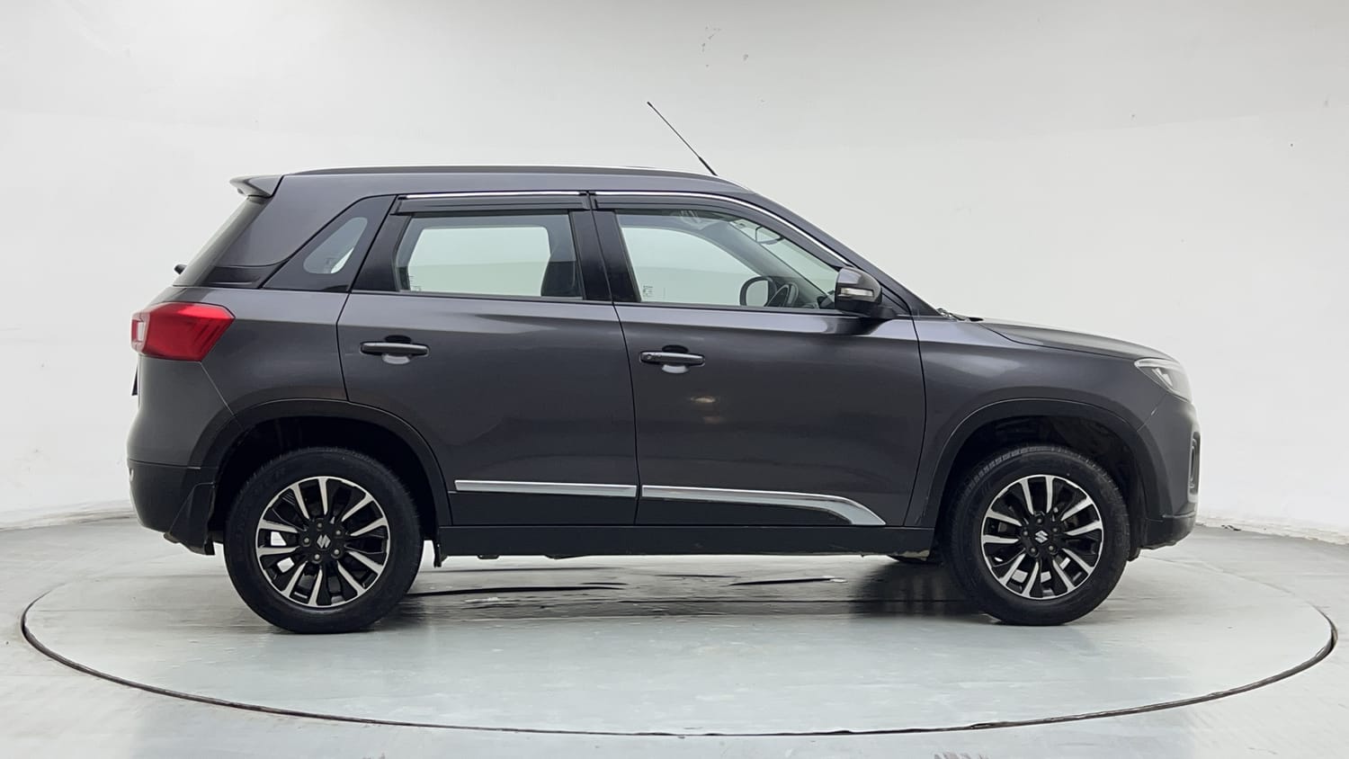 Used 2020 maruti-suzuki Vitara Brezza ZXi Plus Petrol Manual exterior RIGHT SIDE VIEW
