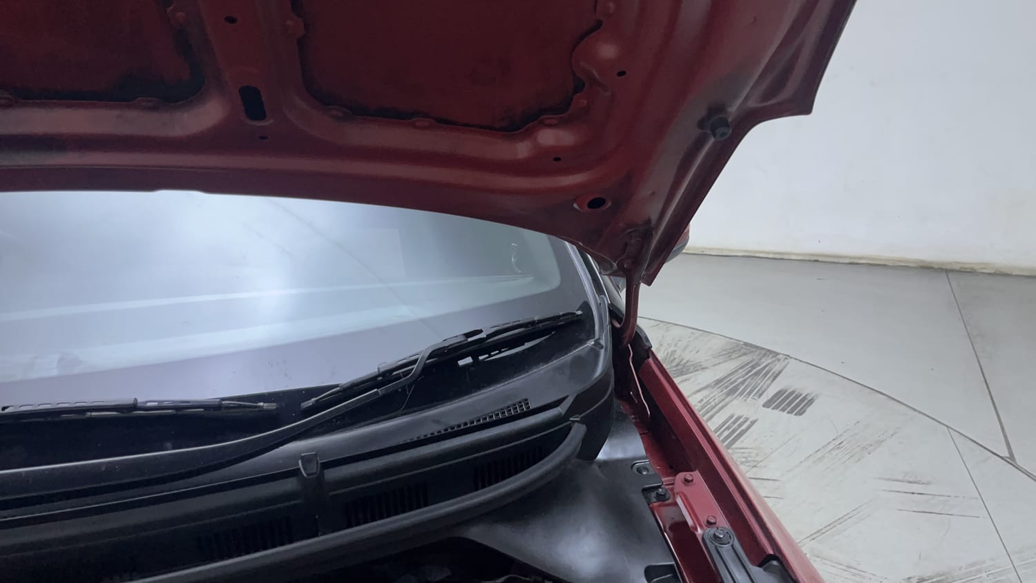 Used 2017 Hyundai Elite i20 Asta 1.2 Dual Tone Petrol Manual engine ENGINE LEFT SIDE HINGE & APRON VIEW