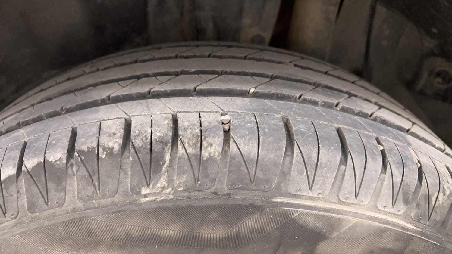 Used 2022 Maruti Suzuki Vitara Brezza [2020-2022] ZXI Plus Dual Tone Petrol Manual tyres LEFT REAR TYRE TREAD VIEW