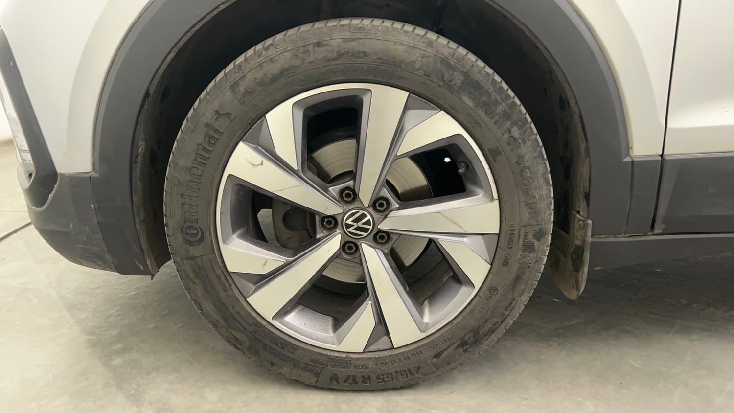 Used 2022 Volkswagen Taigun Topline 1.0 TSI AT Petrol Automatic tyres LEFT FRONT TYRE RIM VIEW