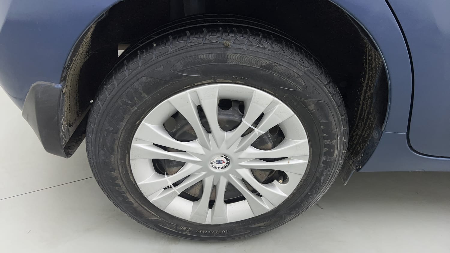 Used 2017 Maruti Suzuki Baleno Delta 1.2 Petrol Manual tyres RIGHT REAR TYRE RIM VIEW
