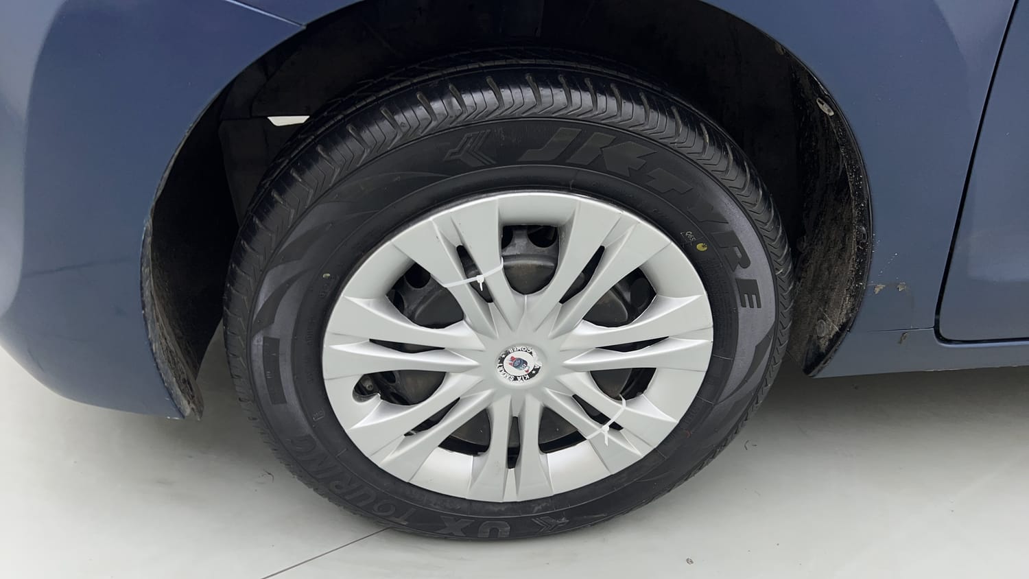Used 2017 Maruti Suzuki Baleno Delta 1.2 Petrol Manual tyres LEFT FRONT TYRE RIM VIEW