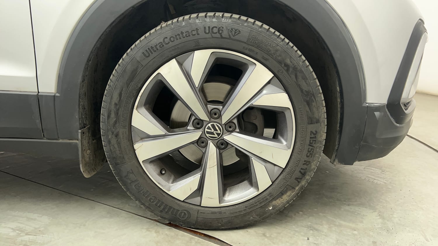 Used 2022 Volkswagen Taigun Topline 1.0 TSI AT Petrol Automatic tyres RIGHT FRONT TYRE RIM VIEW