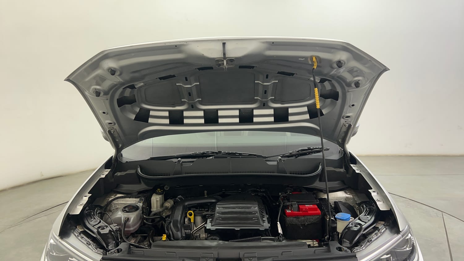 Used 2022 Volkswagen Taigun Topline 1.0 TSI AT Petrol Automatic engine ENGINE & BONNET OPEN FRONT VIEW