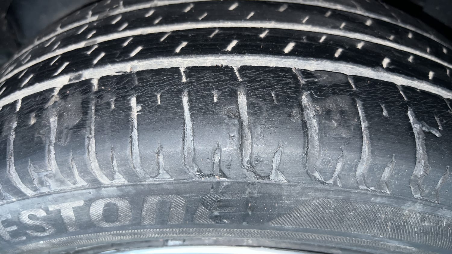 Used 2017 Maruti Suzuki Baleno Delta 1.2 Petrol Manual tyres LEFT REAR TYRE TREAD VIEW