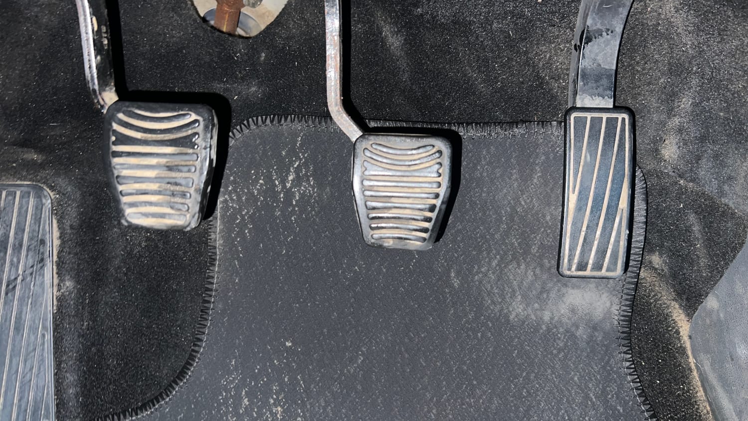 Used 2018 Mahindra KUV100 NXT K6 Plus 6 STR Petrol Manual interior PEDALS VIEW