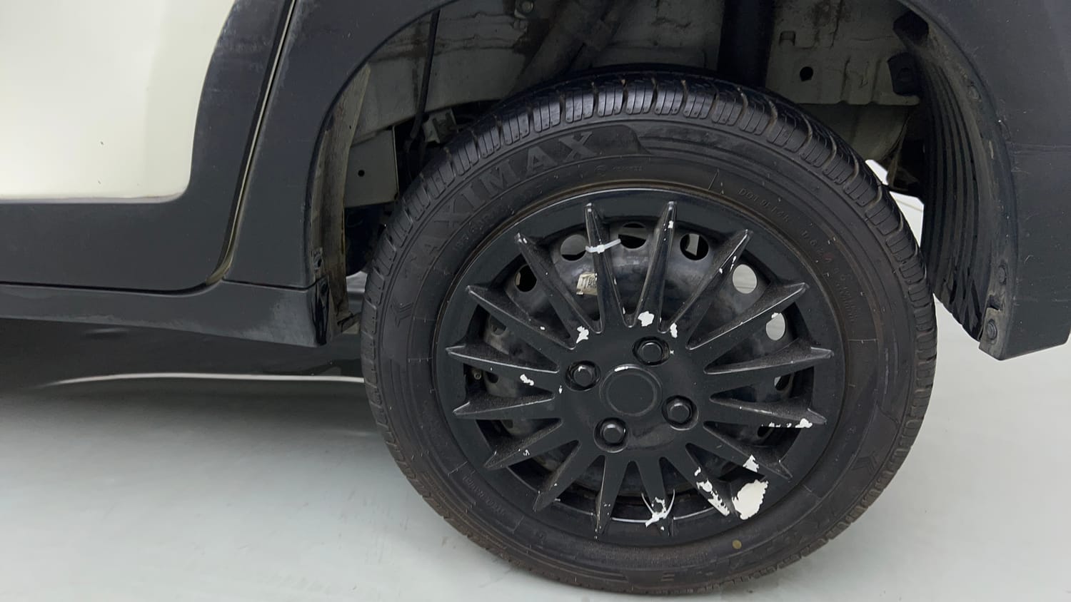 Used 2018 Mahindra KUV100 NXT K6 Plus 6 STR Petrol Manual tyres LEFT REAR TYRE RIM VIEW