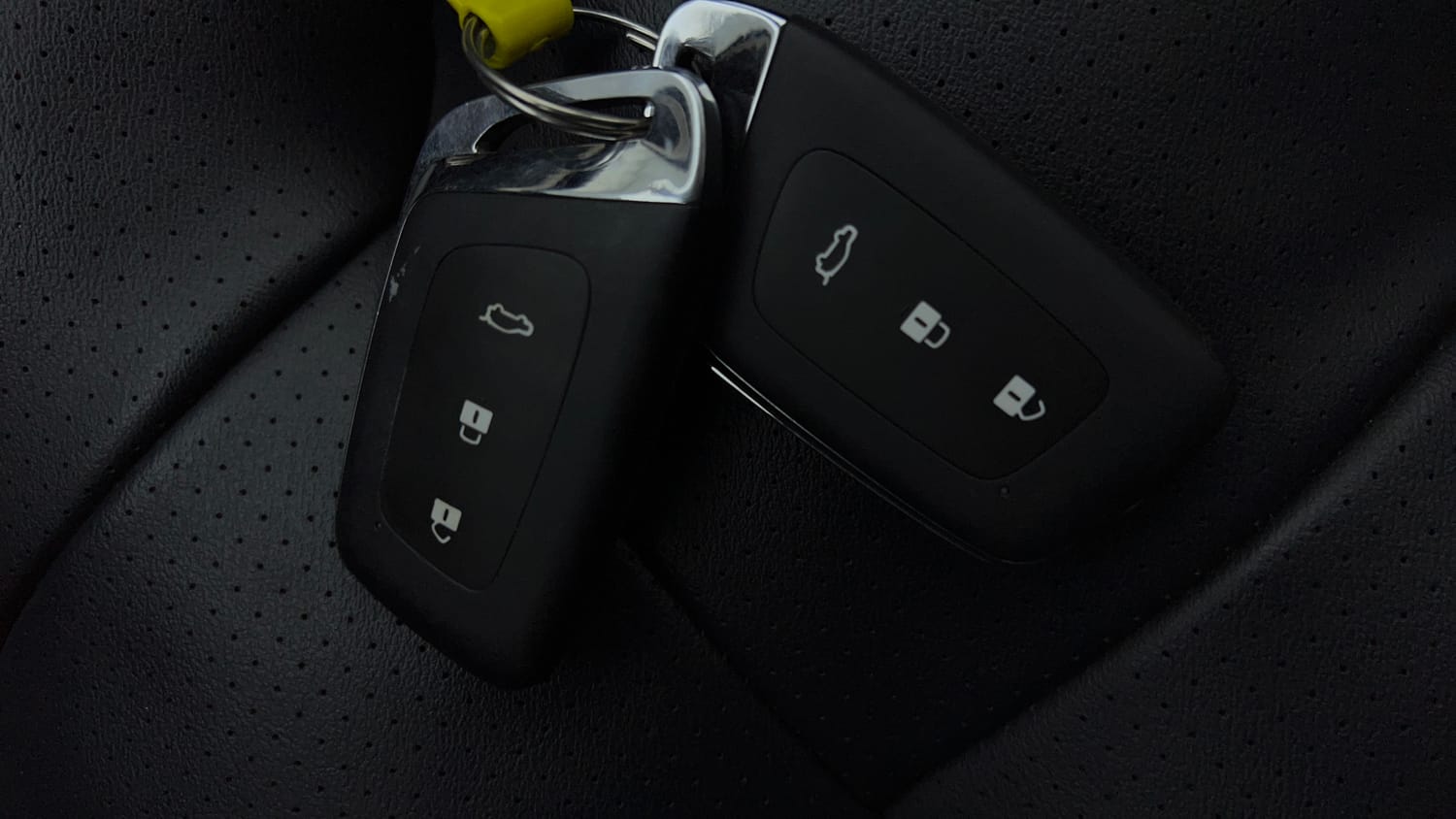 Used 2024 MG Motors Windsor EV Essence Electric Automatic extra CAR KEY VIEW