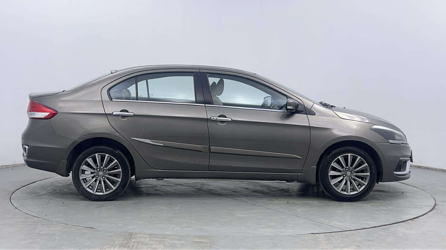 Used 2019 Maruti Suzuki Ciaz Alpha Hybrid 1.5 Petrol Manual exterior RIGHT SIDE VIEW