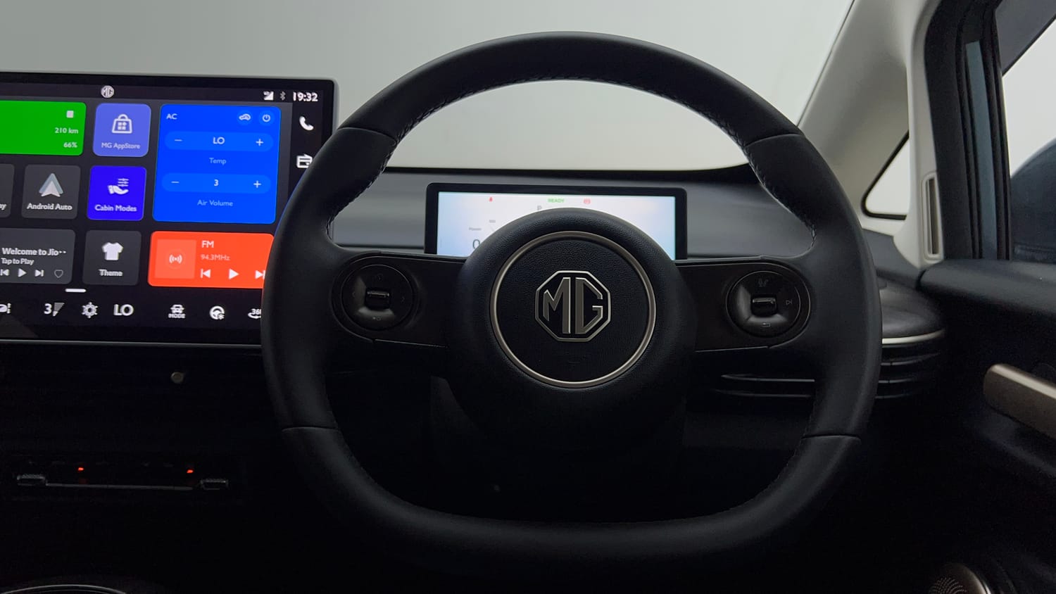 Used 2024 MG Motors Windsor EV Essence Electric Automatic interior STEERING VIEW