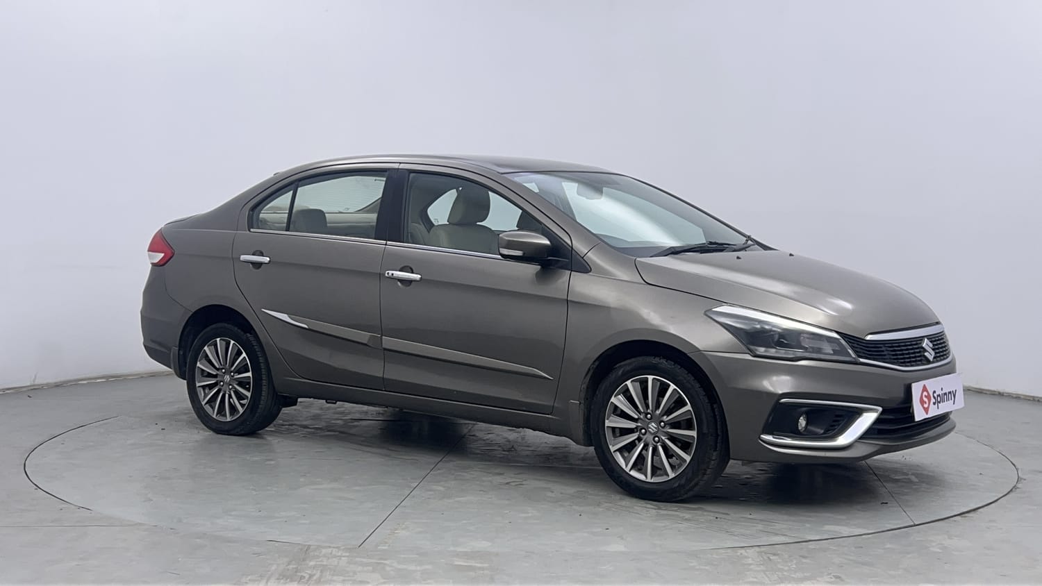 Used 2019 Maruti Suzuki Ciaz Alpha Hybrid 1.5 Petrol Manual exterior RIGHT FRONT CORNER VIEW