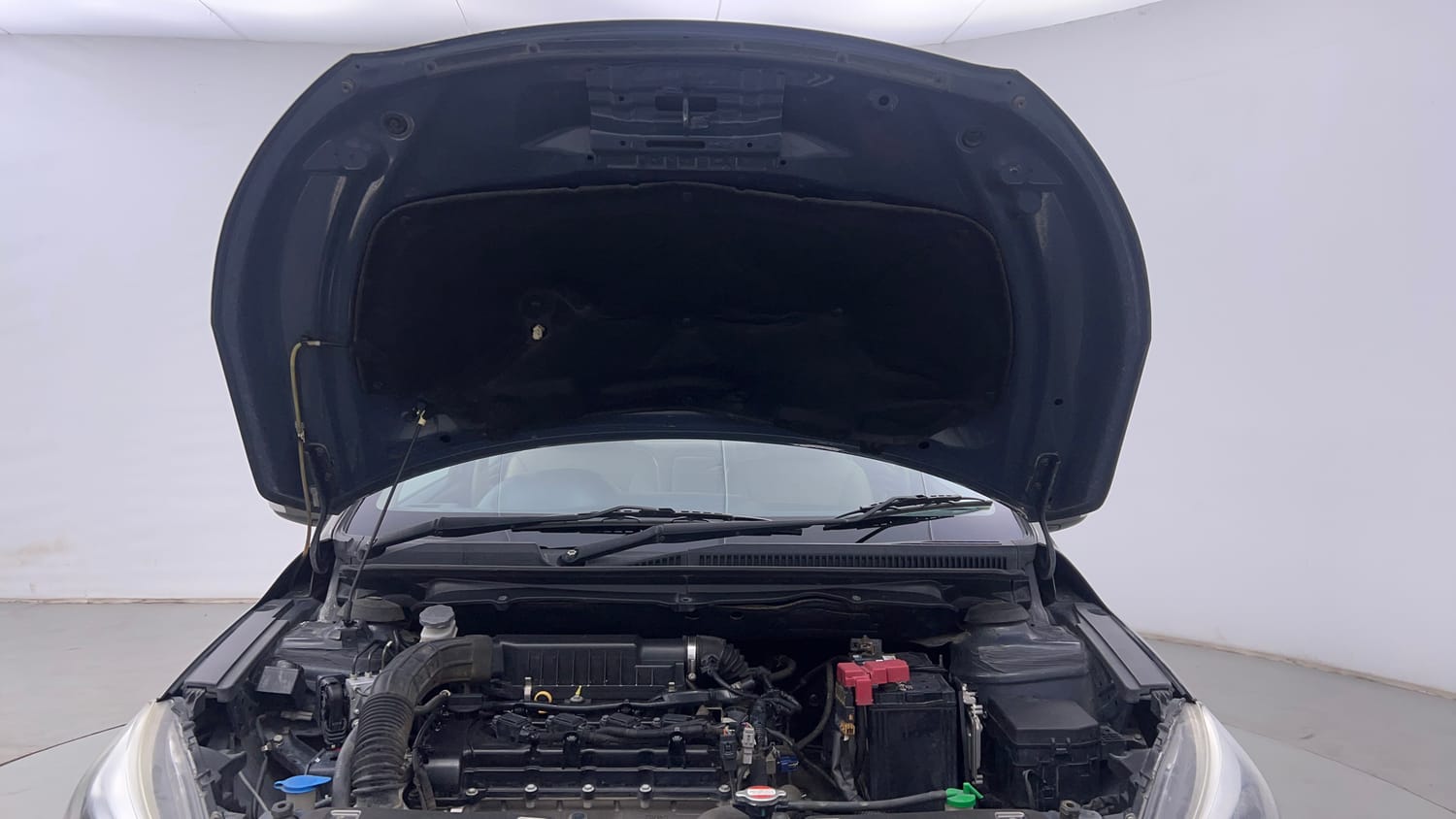 Used 2019 Maruti Suzuki Ciaz Alpha Hybrid 1.5 Petrol Manual engine ENGINE & BONNET OPEN FRONT VIEW