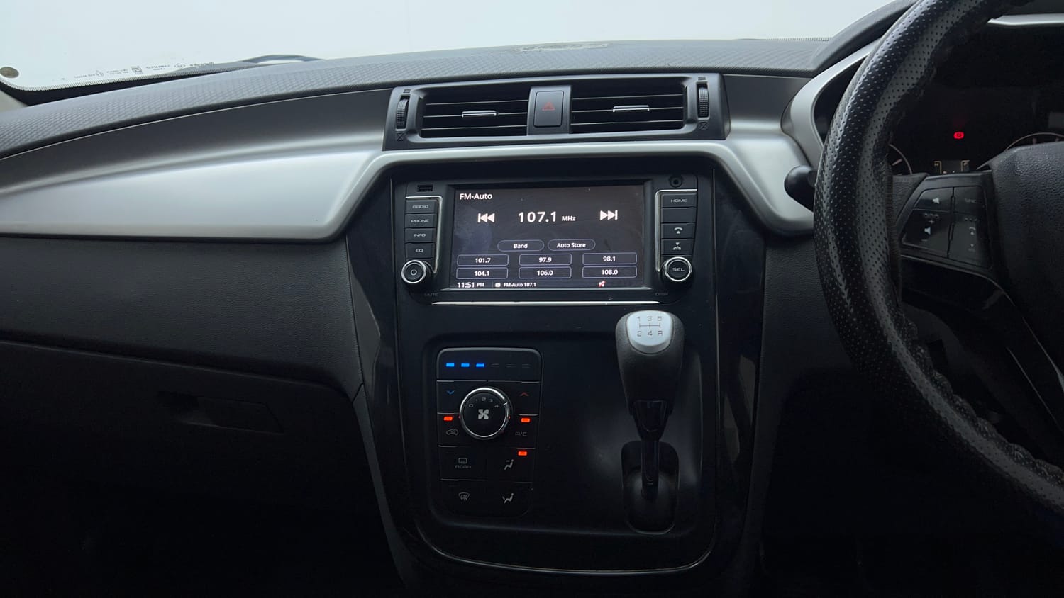 Used 2018 Mahindra KUV100 NXT K6 Plus 6 STR Petrol Manual top_features Integrated (in-dash) music system