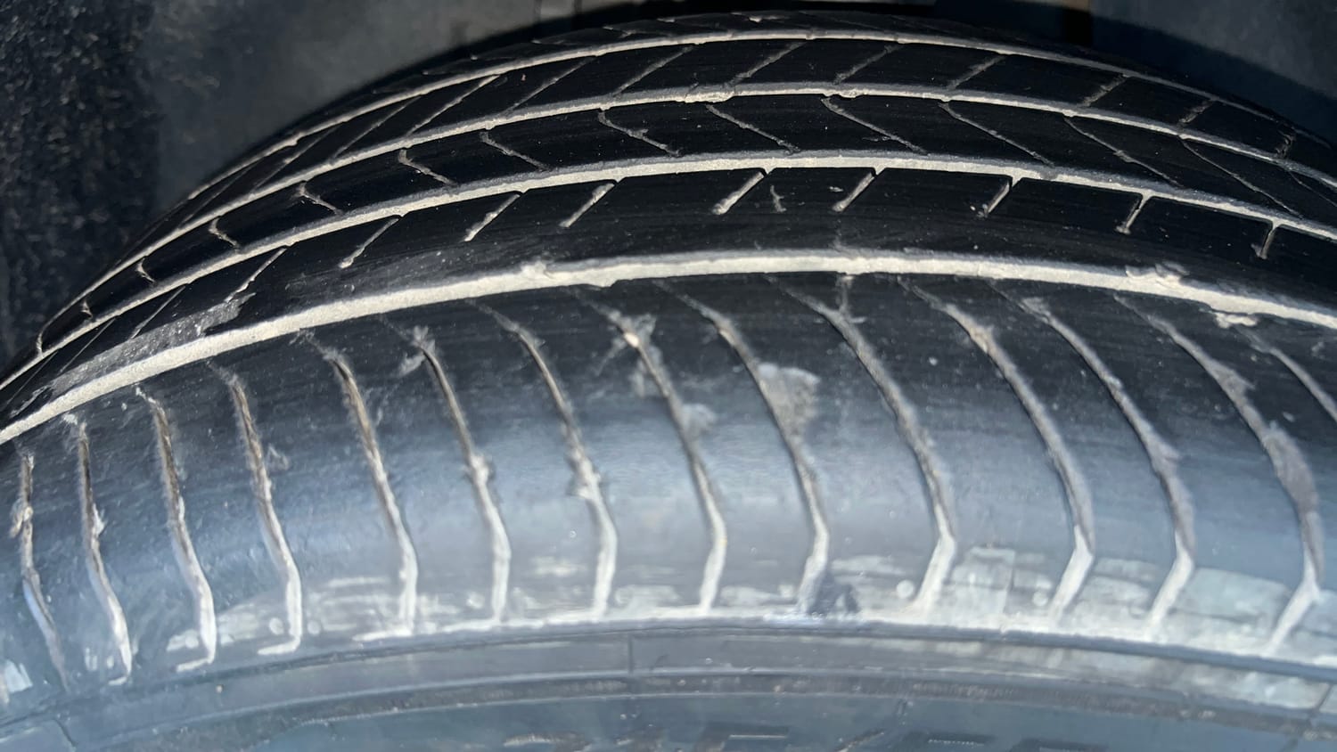 Used 2024 MG Motors Windsor EV Essence Electric Automatic tyres RIGHT FRONT TYRE TREAD VIEW