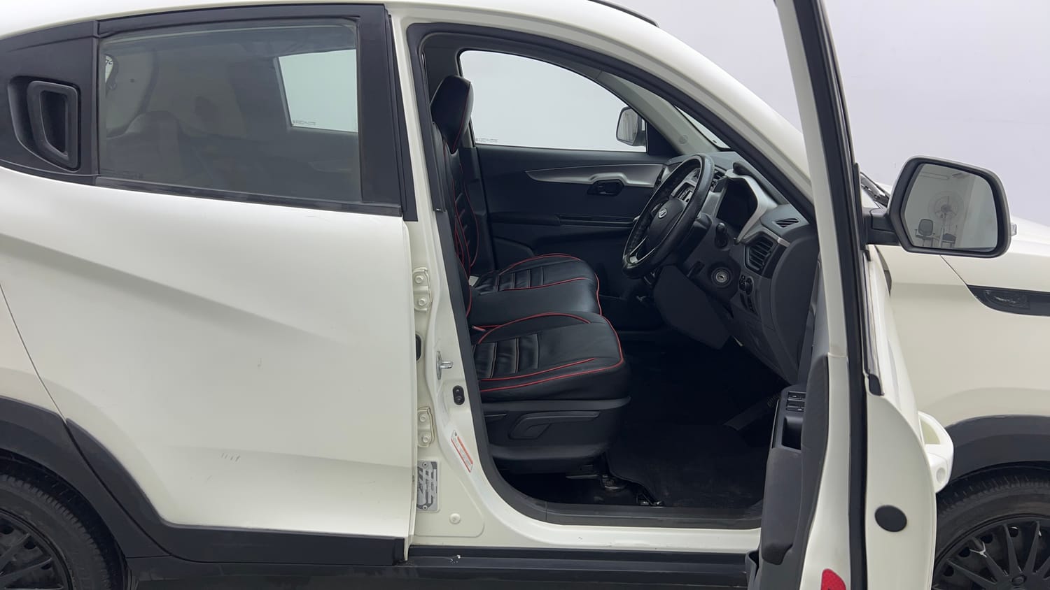 Used 2018 Mahindra KUV100 NXT K6 Plus 6 STR Petrol Manual interior RIGHT SIDE FRONT DOOR CABIN VIEW