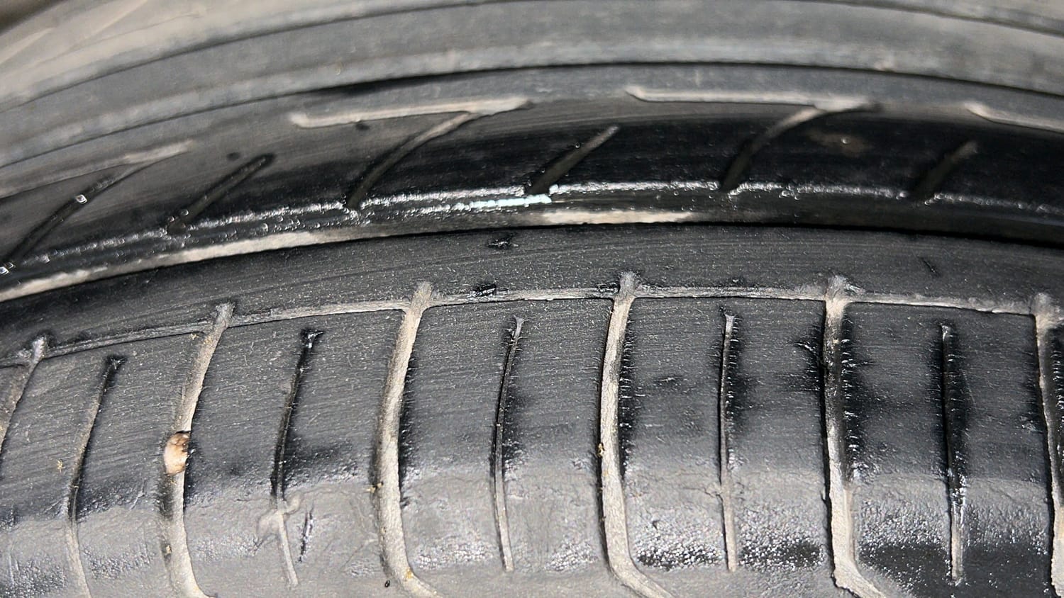 Used 2019 Maruti Suzuki Ciaz Alpha Hybrid 1.5 Petrol Manual tyres RIGHT REAR TYRE TREAD VIEW
