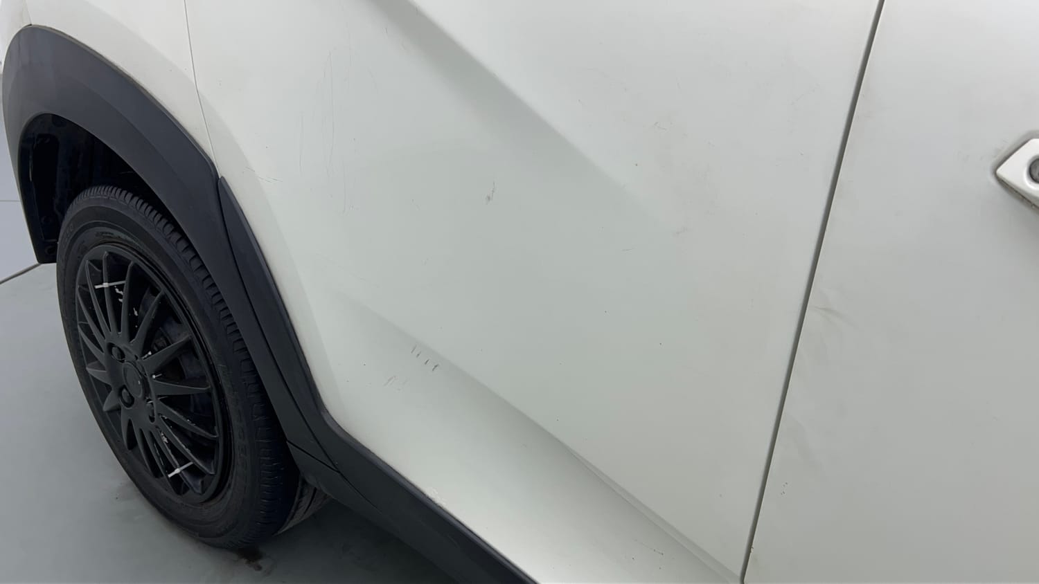 Used 2018 Mahindra KUV100 NXT K6 Plus 6 STR Petrol Manual dents MINOR SCRATCH