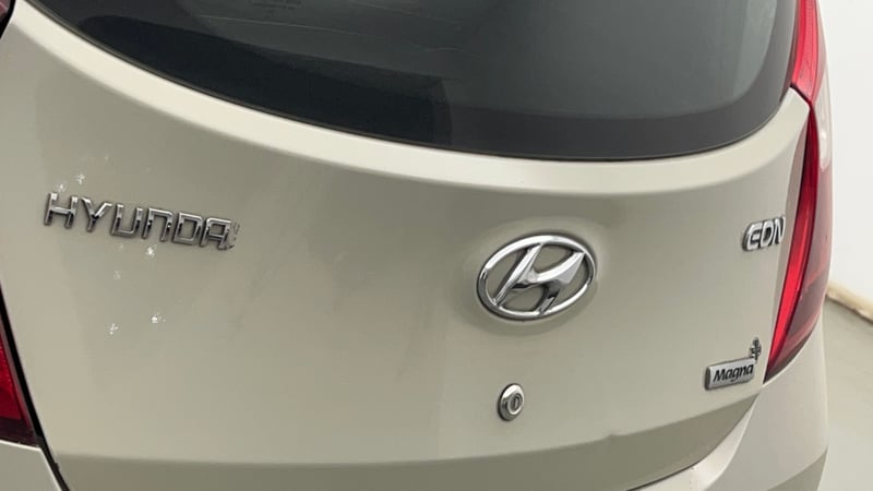 Used 2014 Hyundai Eon Magna + Petrol Manual dents MINOR DENT