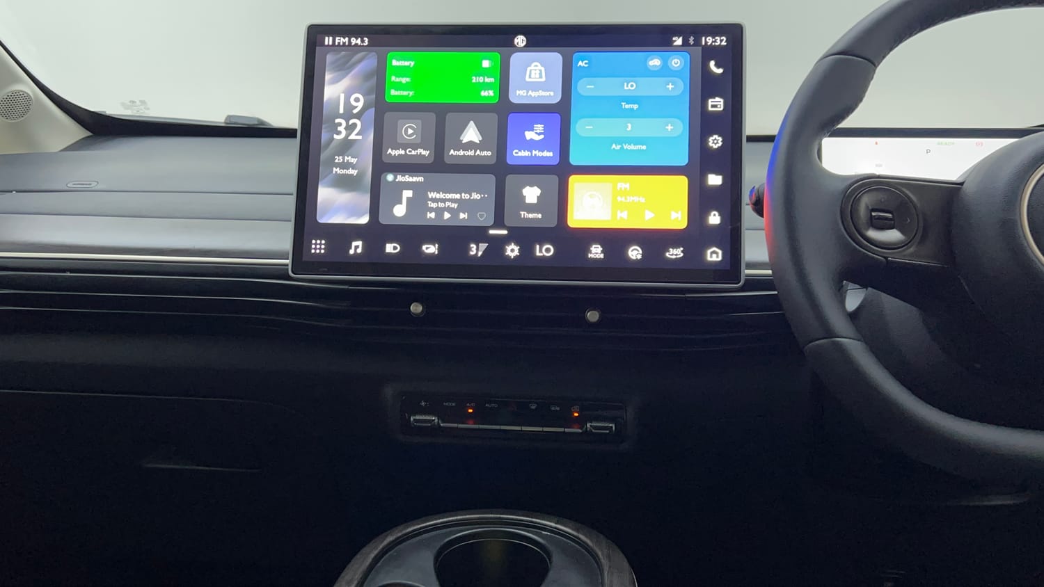 Used 2024 MG Motors Windsor EV Essence Electric Automatic interior MUSIC SYSTEM & AC CONTROL VIEW
