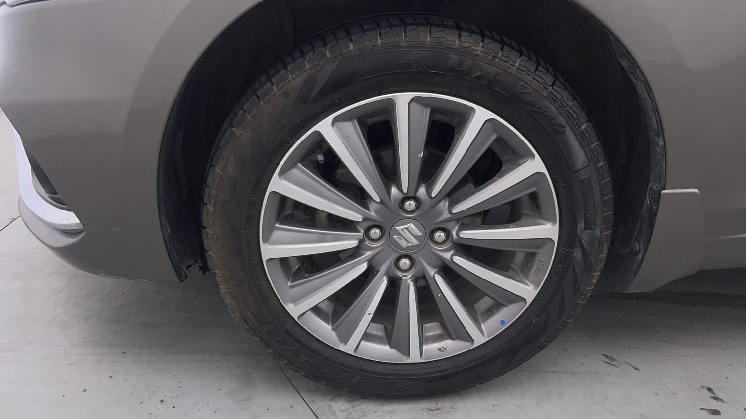 Used 2019 Maruti Suzuki Ciaz Alpha Hybrid 1.5 Petrol Manual tyres LEFT FRONT TYRE RIM VIEW