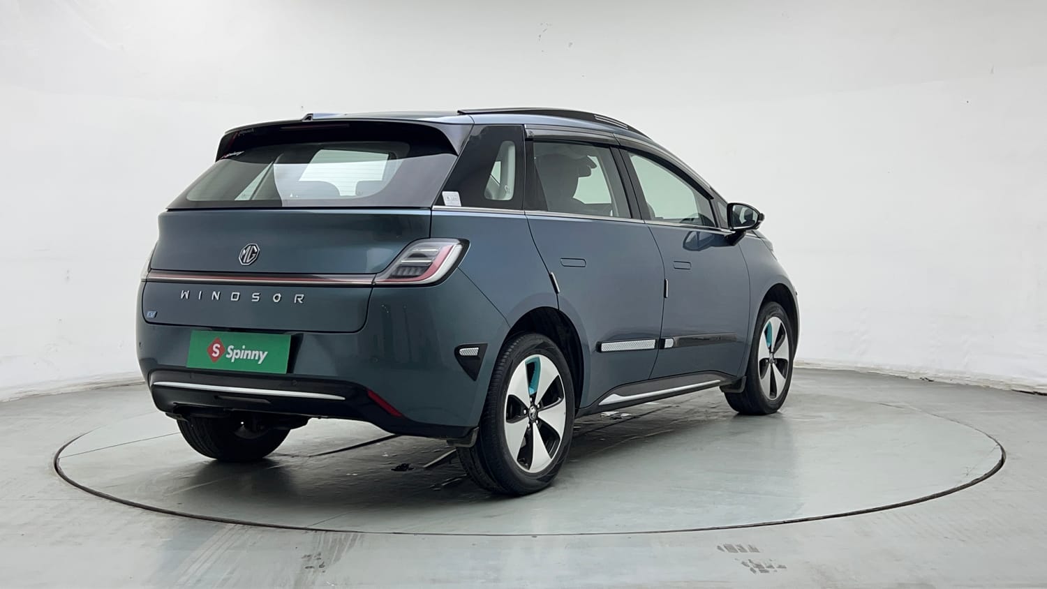 Used 2024 MG Motors Windsor EV Essence Electric Automatic exterior RIGHT REAR CORNER VIEW