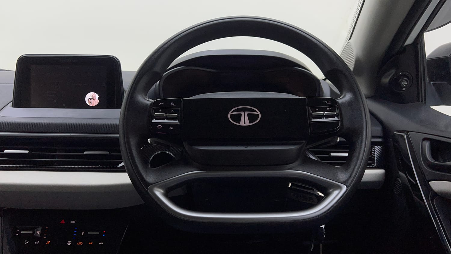 2024 Tata Curvv Pure Plus S 1.2 Revotron Petrol 7DCA-14