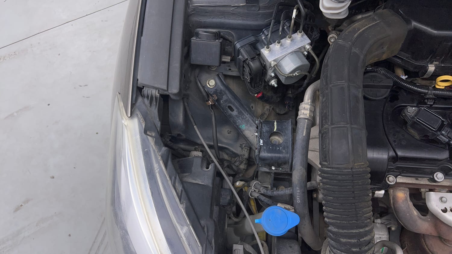 Used 2019 Maruti Suzuki Ciaz Alpha Hybrid 1.5 Petrol Manual engine ENGINE RIGHT SIDE VIEW