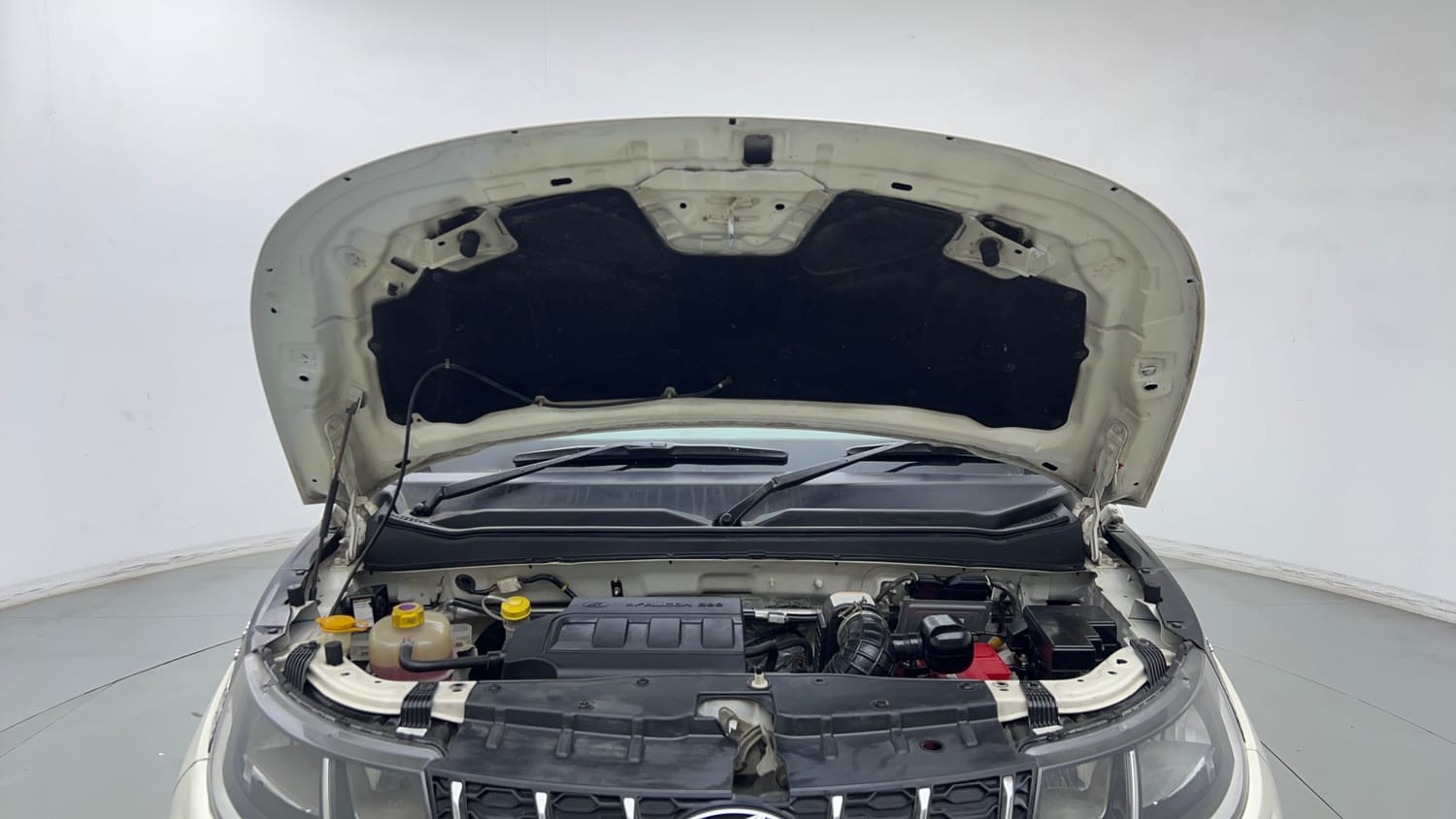 Used 2018 Mahindra KUV100 NXT K6 Plus 6 STR Petrol Manual engine ENGINE & BONNET OPEN FRONT VIEW