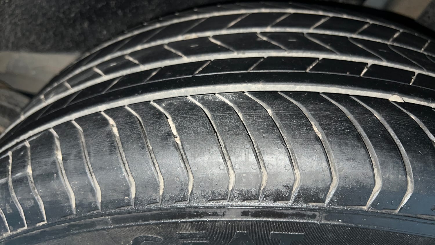 Used 2024 MG Motors Windsor EV Essence Electric Automatic tyres LEFT REAR TYRE TREAD VIEW