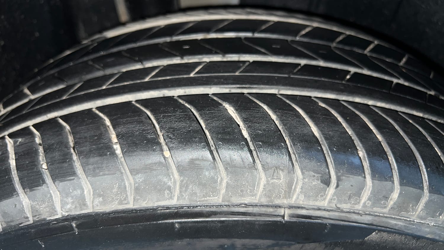 Used 2024 MG Motors Windsor EV Essence Electric Automatic tyres RIGHT REAR TYRE TREAD VIEW