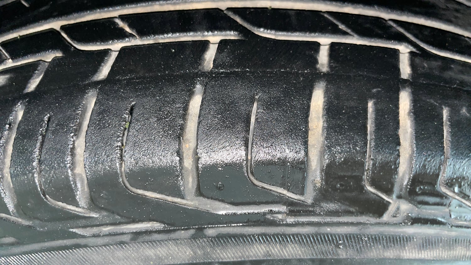 Used 2023 Tata Nexon XZA Plus Petrol Automatic tyres LEFT FRONT TYRE TREAD VIEW