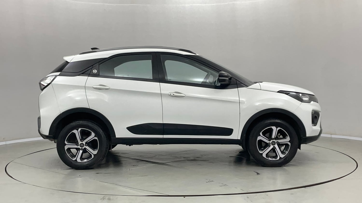 Used 2023 Tata Nexon XZA Plus Petrol Automatic exterior RIGHT SIDE VIEW