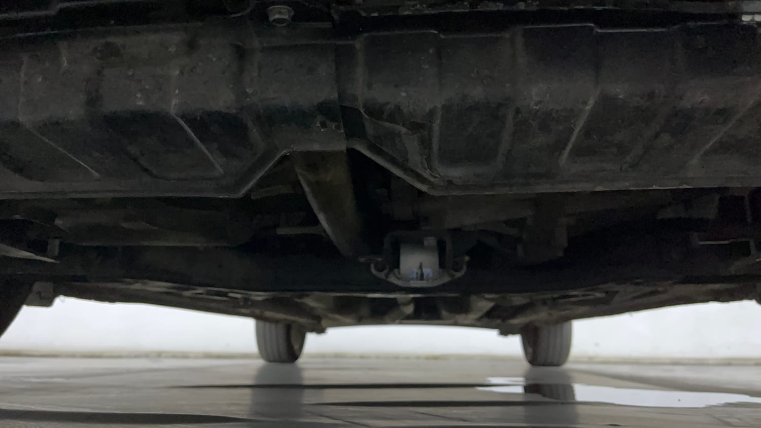 Used 2012 Hyundai Verna Fluidic 1.6 CRDi SX Diesel Manual extra FRONT LEFT UNDERBODY VIEW
