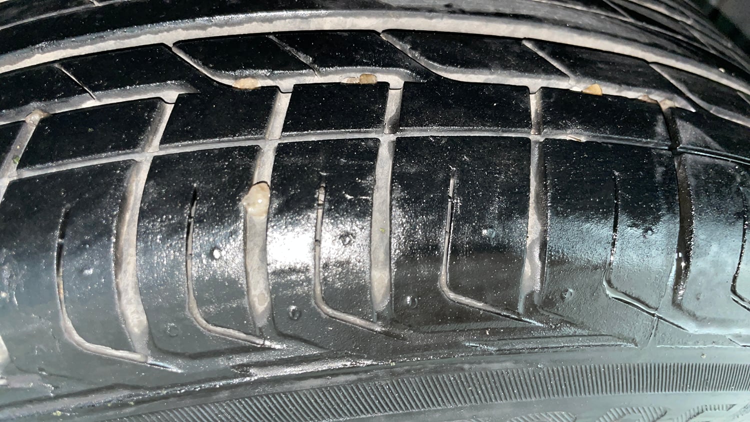 Used 2023 Tata Nexon XZA Plus Petrol Automatic tyres RIGHT REAR TYRE TREAD VIEW